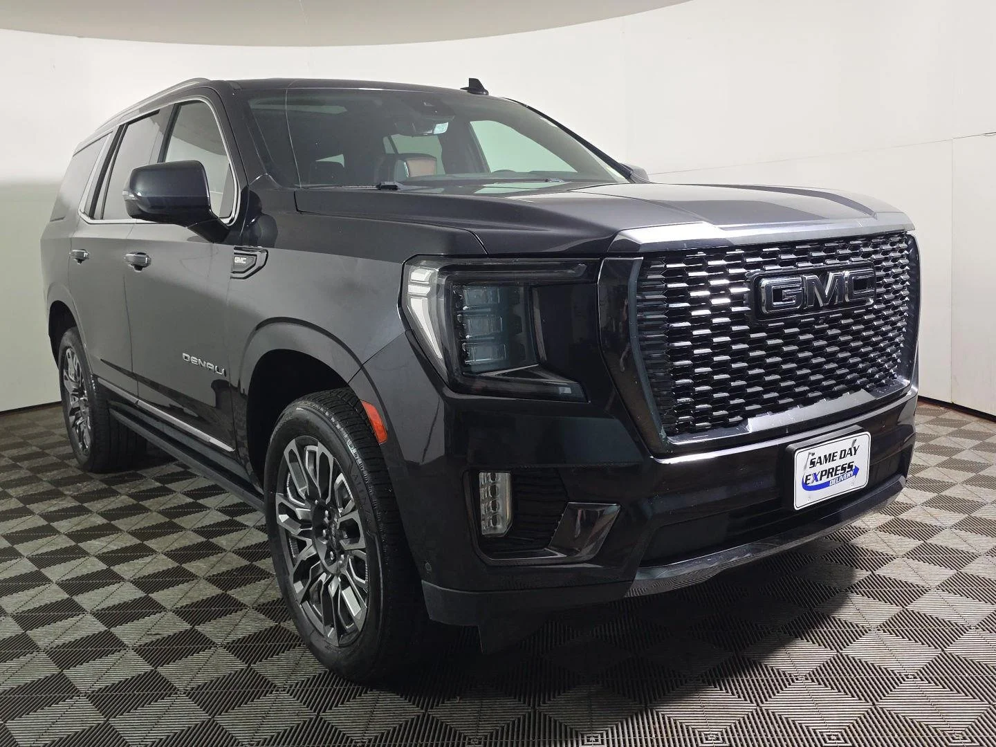 Used 2023 Titanium Rush Metallic GMC Denali Ultimate image 10