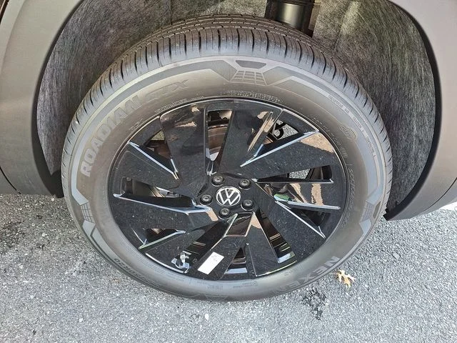 New 2026 Black Volkswagen SE w/Technology image 5