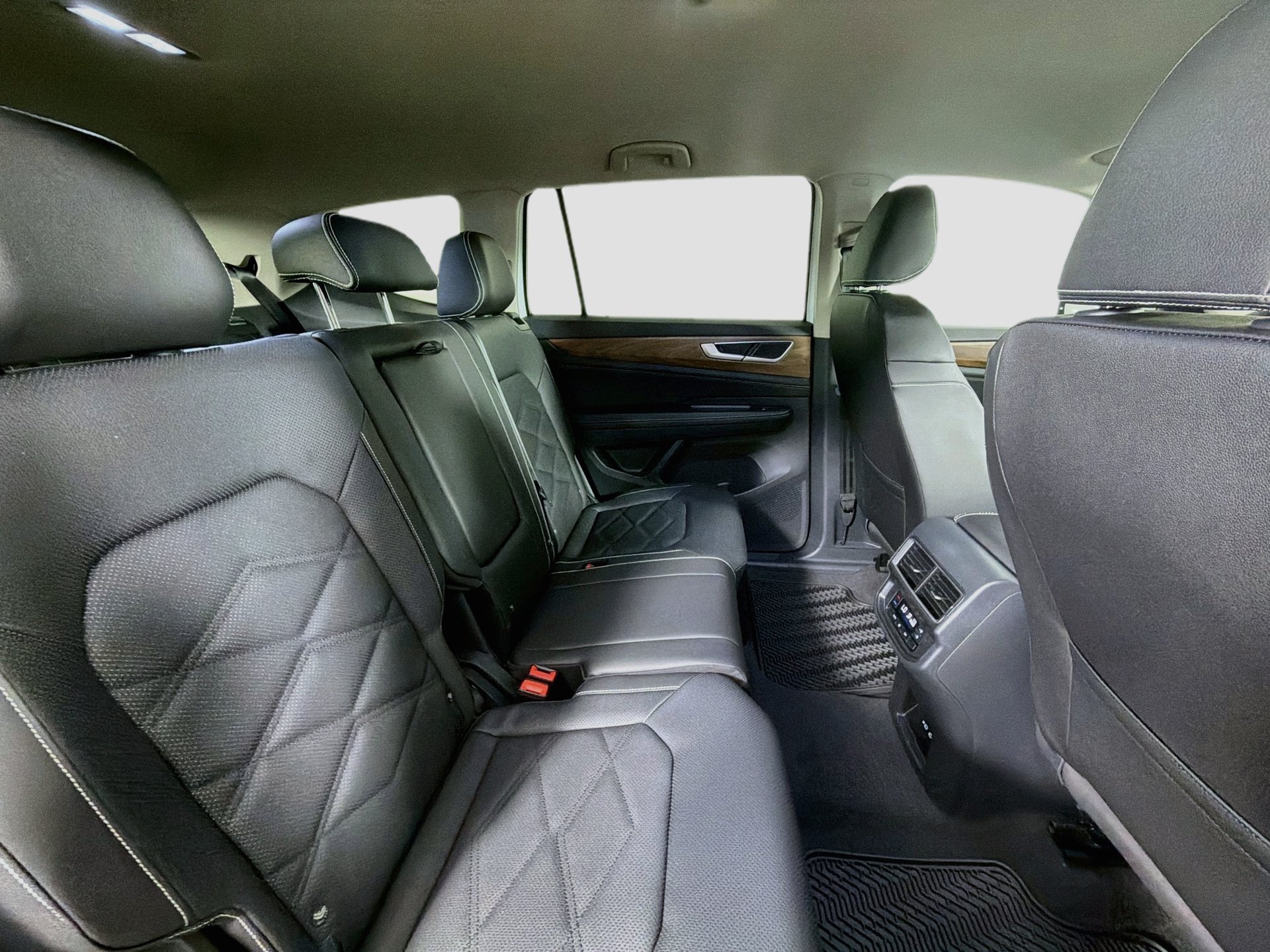 2026 Volkswagen Atlas SE - Photo 26