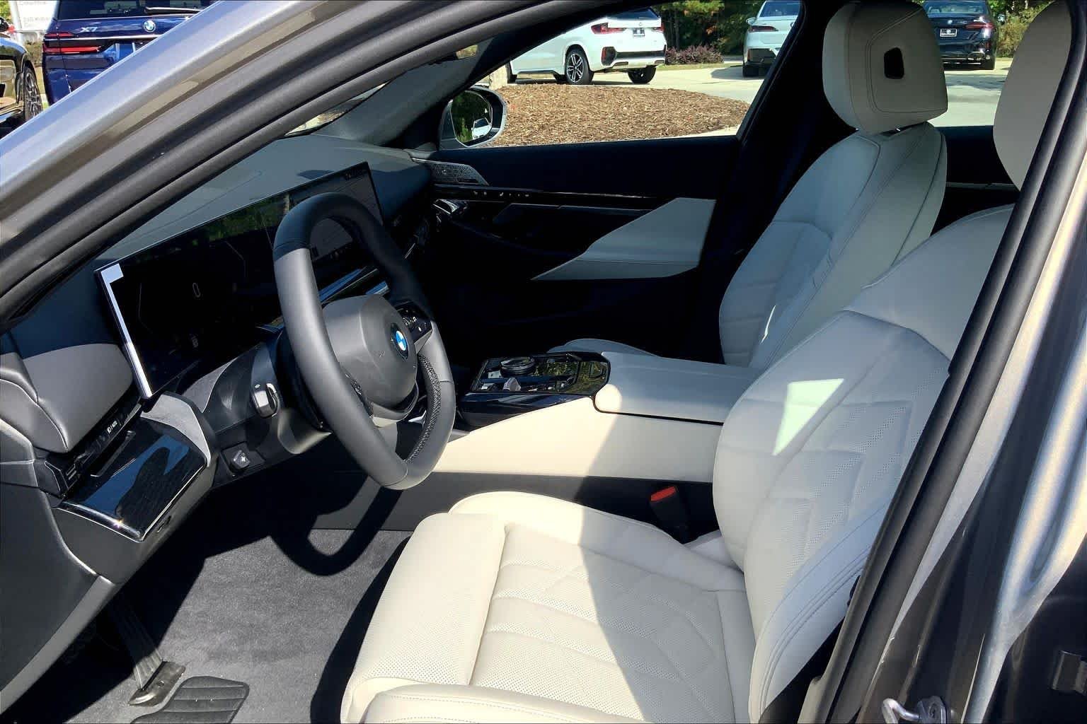 Used 2026 Oxide Grey Metallic BMW 530i image 7
