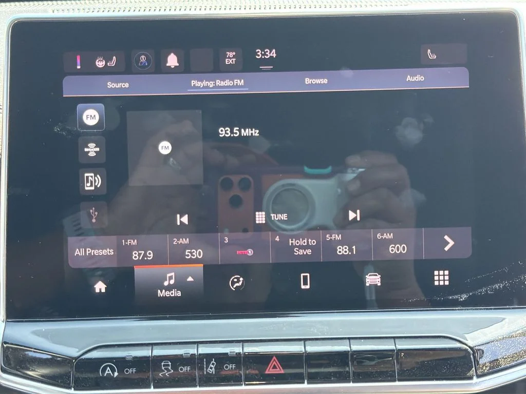 Certified Used 2023 Silver Jeep Latitude Lux image 12