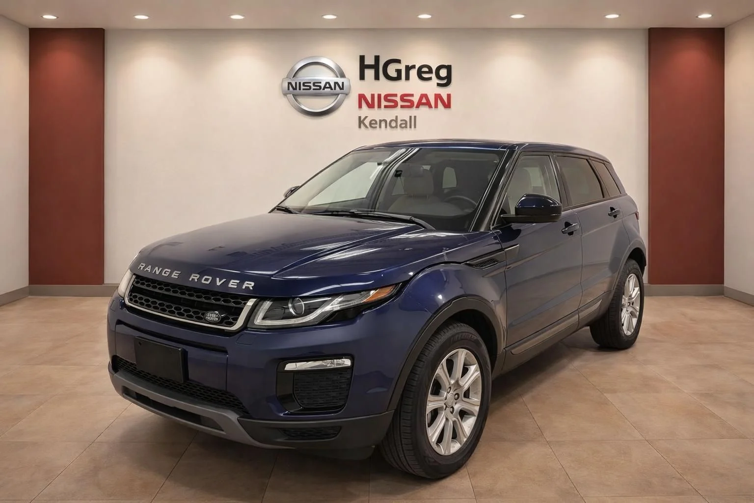 Used 2019 Blue Land Rover SE Premium image 3