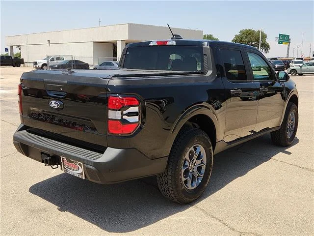 Used 2025 Black Ford XLT All-Wheel Drive SuperCrew 4.5 ft. box 121.1 in image 4