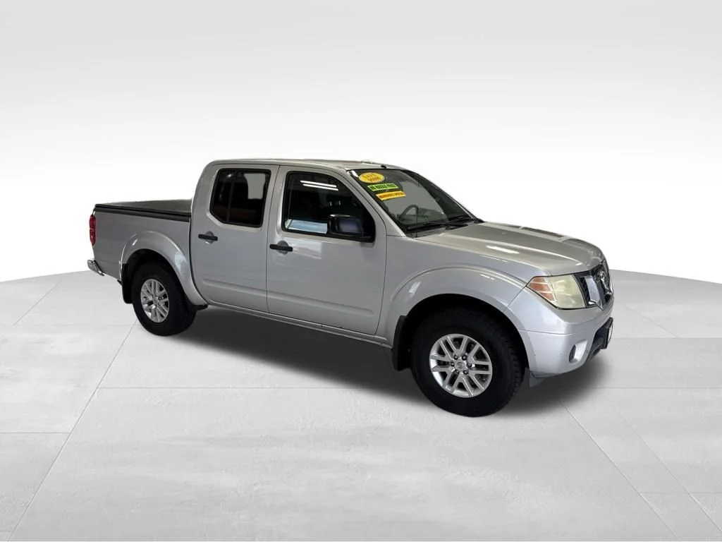 Used 2016 Silver Nissan SV image 7