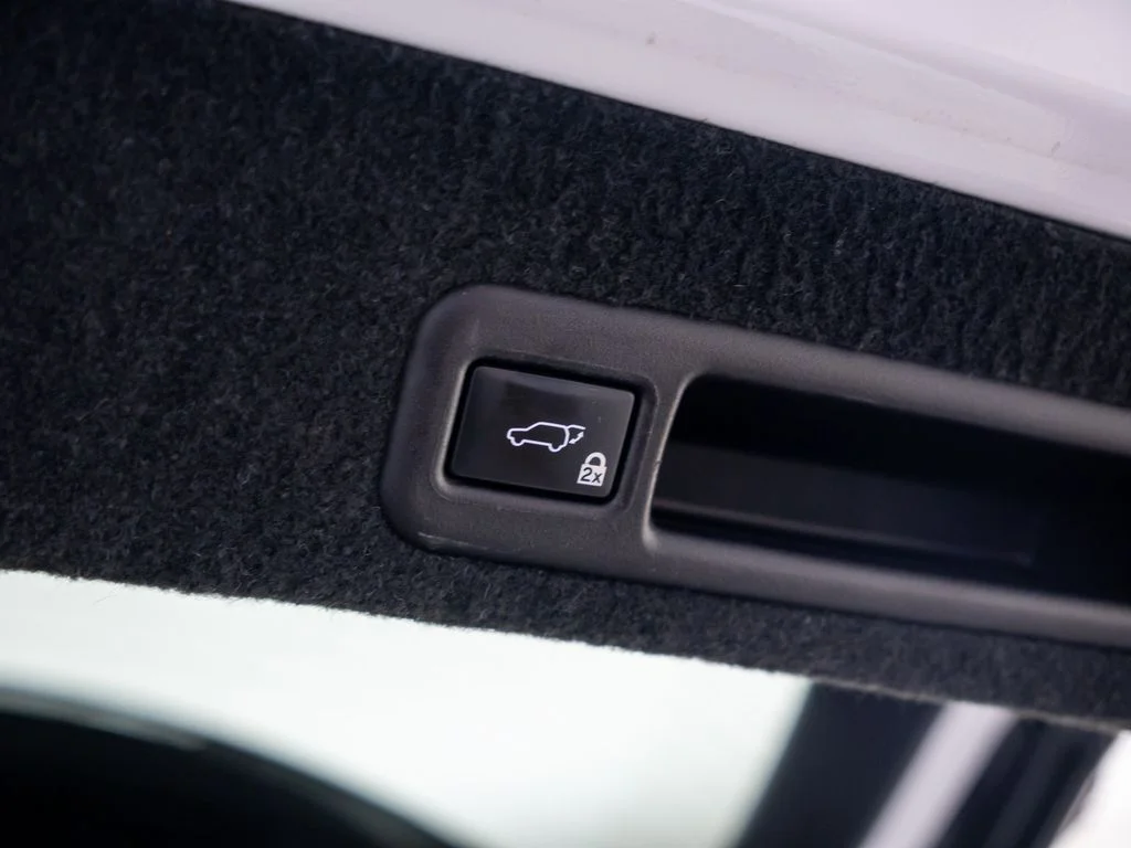 Used 2017 White Lexus 350 F Sport image 35