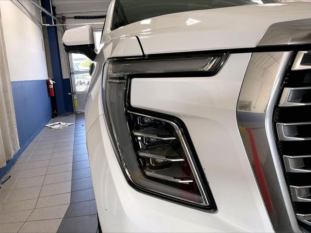 Used 2025 White GMC Denali image 33