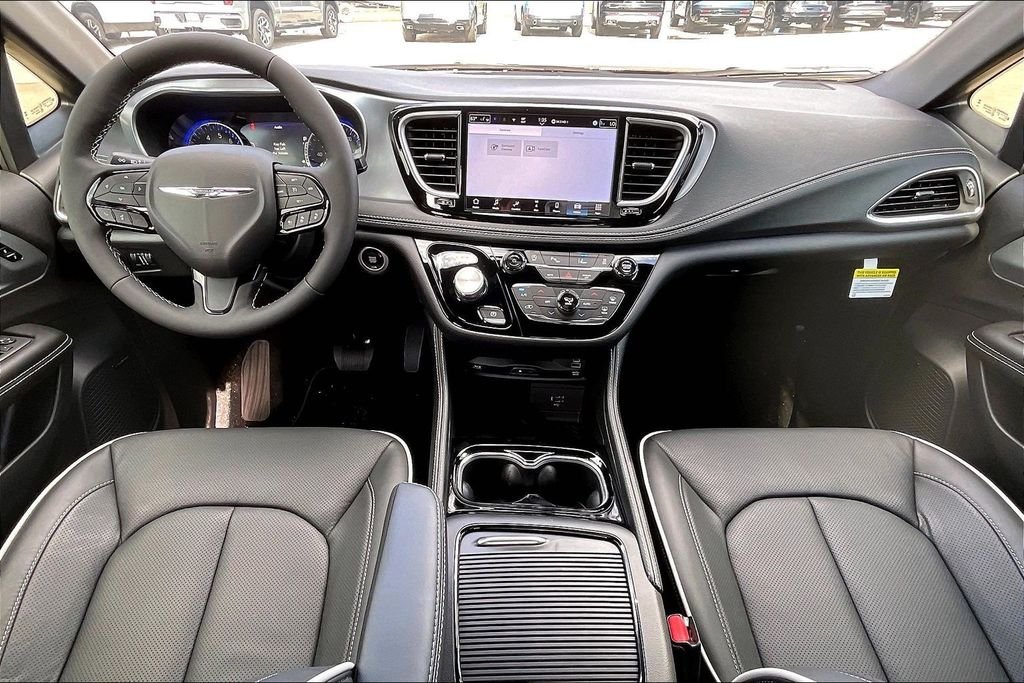 New 2026 Chrysler Pacifica Limited 4D Passenger Van