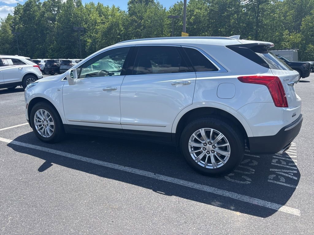 Certified Used 2018 CRYSTAL WHITE TRICOAT Cadillac AWD image 5