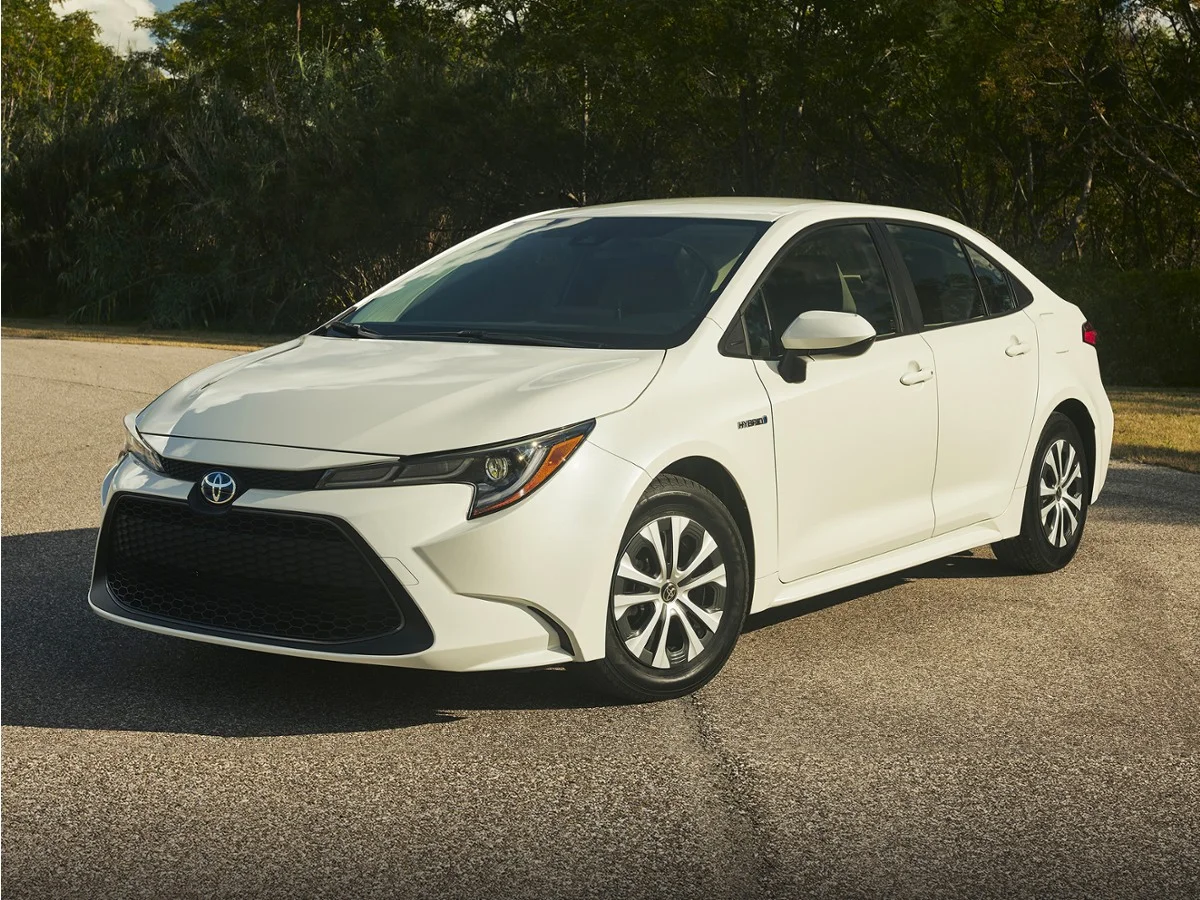 Used 2020 Silver Toyota LE image 1