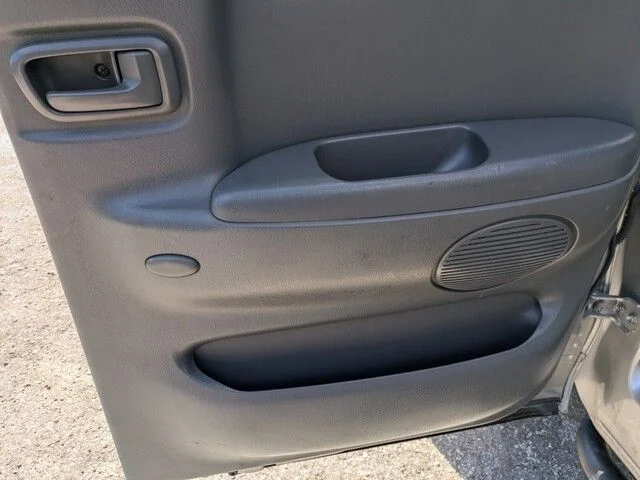Used 2003 Silver Toyota SR5 image 29