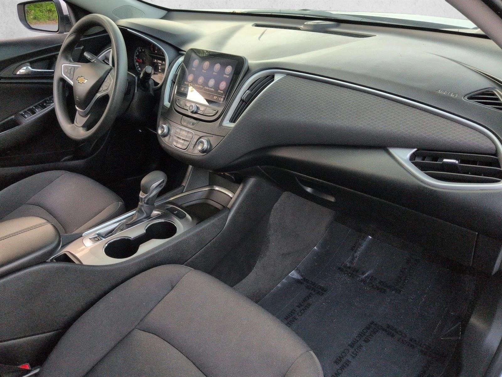 Used 2022 Silver Ice Metallic Chevrolet LT image 21