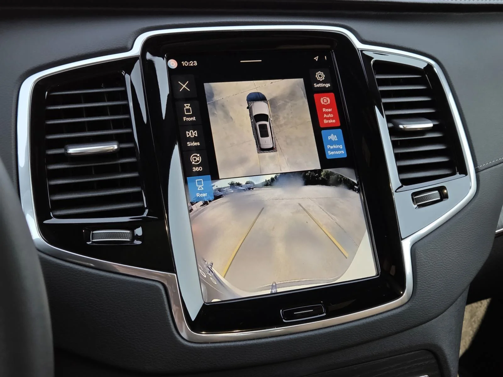 Used 2025 Crystal White Metallic Volvo Ultra image 26
