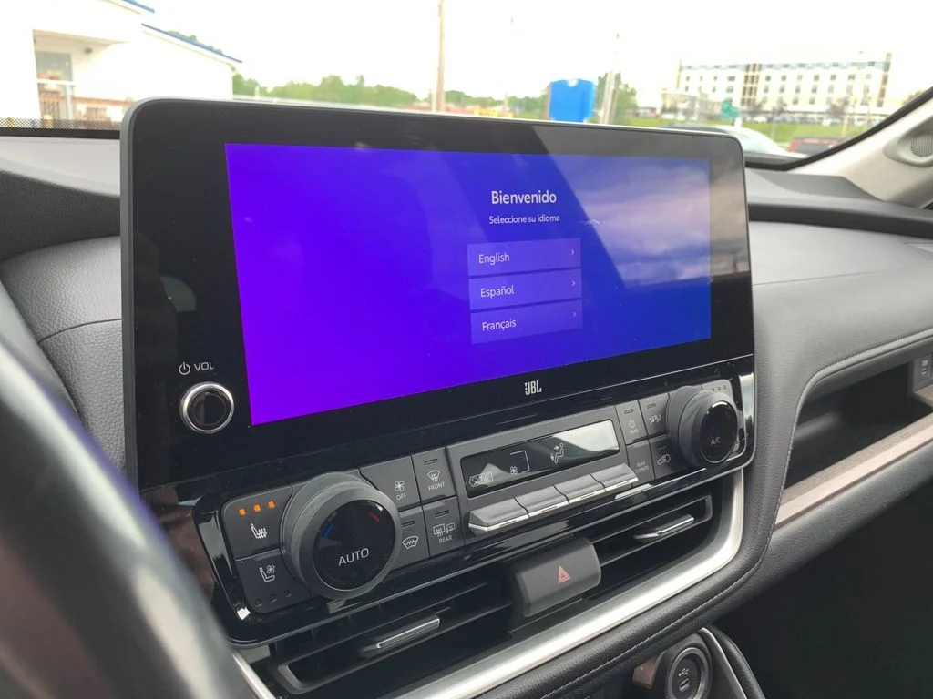 Used 2024  Toyota Platinum image 24