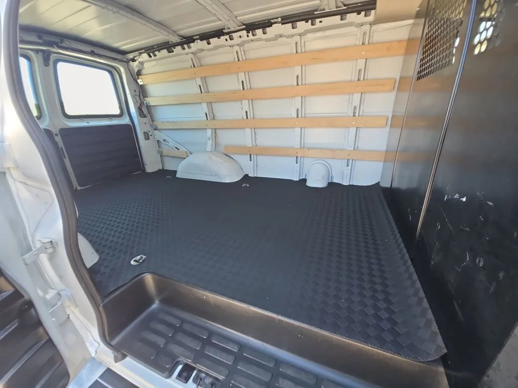 Used 2024 Summit White GMC Work Van image 13