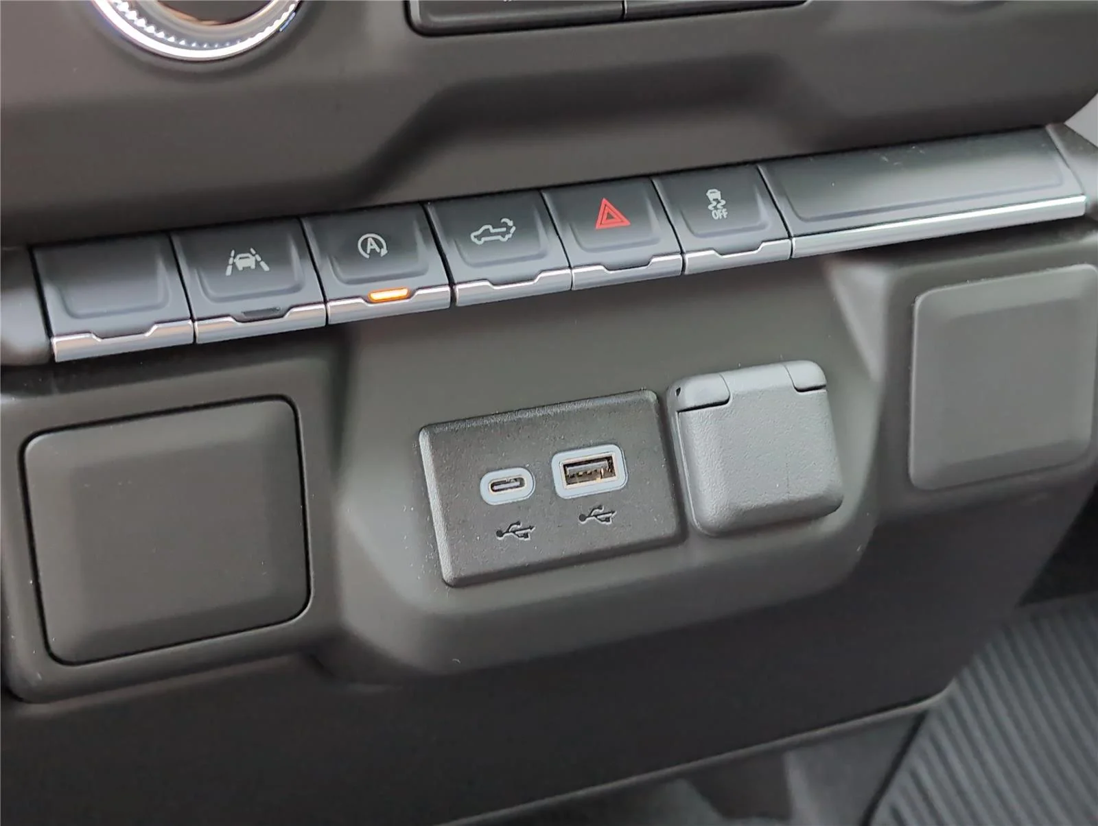 Used 2025 Summit White GMC Pro image 22