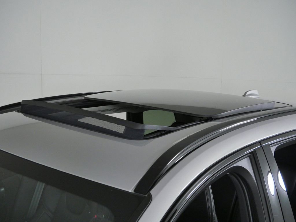 Used 2023 Silver Volvo Ultimate image 18
