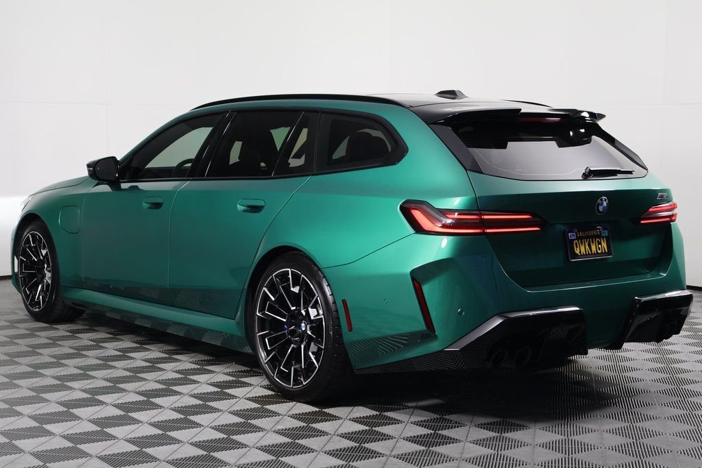 Used 2025 Green Metallic BMW TOURING image 6