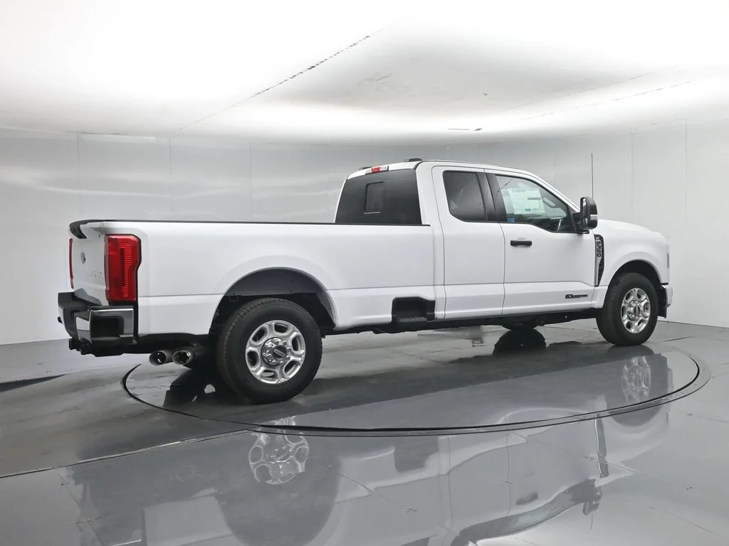 New 2026 Oxford White Ford XLT image 26