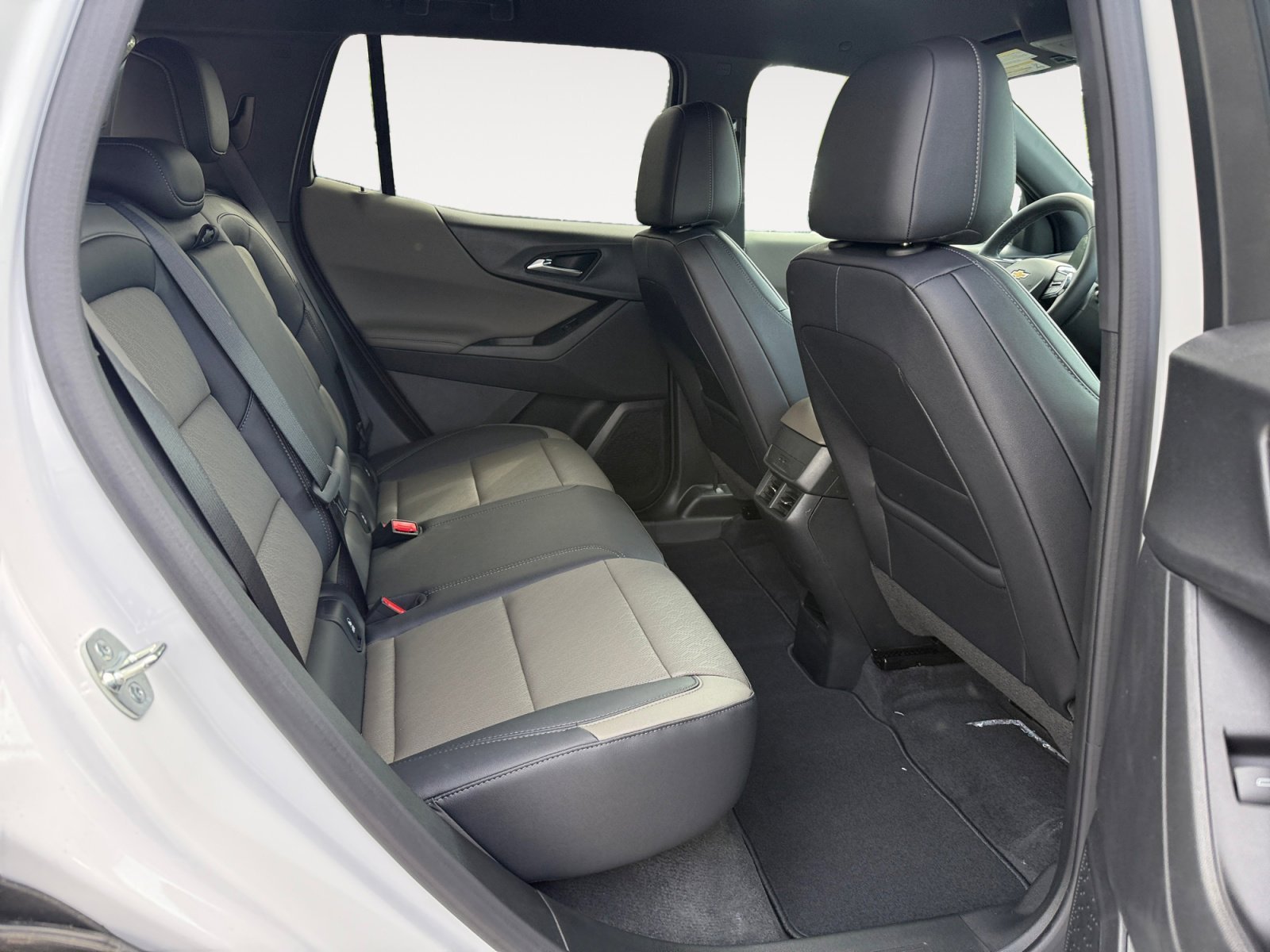 New 2026 Summit White Chevrolet LT image 18