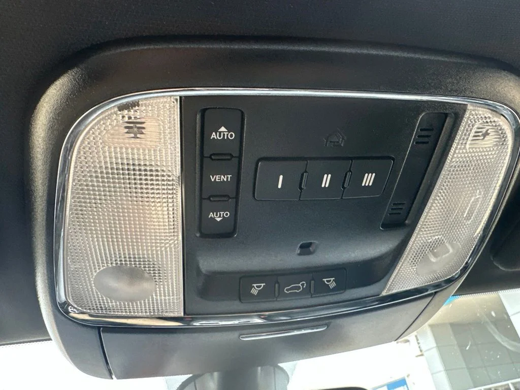 Used 2021 Silver Jeep Limited image 24