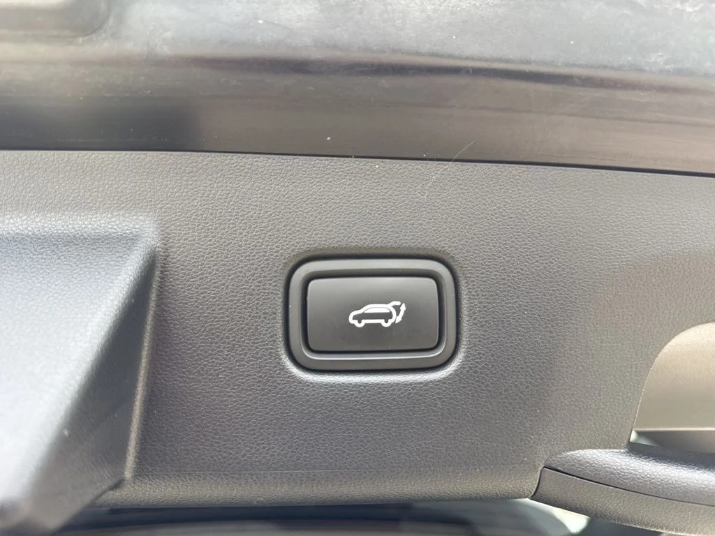 Used 2023 Black Hyundai Limited image 27