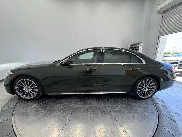Certified Used 2026 MANUFAKTUR Olive Metallic Mercedes-Benz S 580 image 15