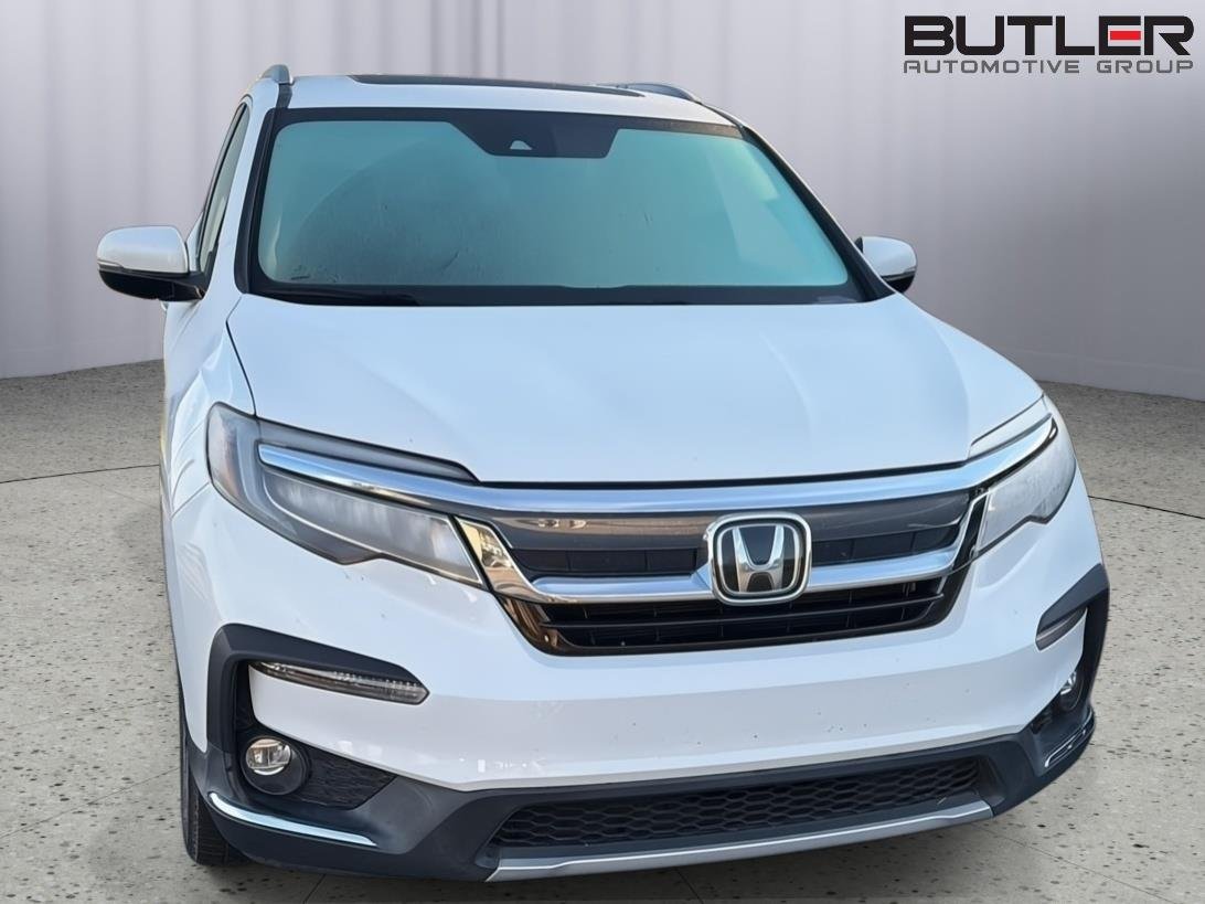 Used 2021 Platinum White Pearl Honda Touring w/Rear Captain