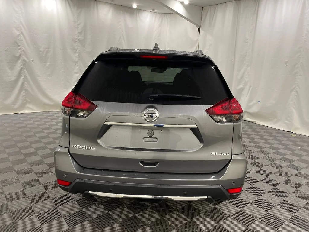Used 2020 Gun Metallic Nissan SL image 6