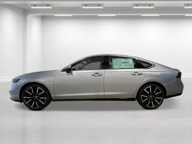 New 2026 Solar Silver Metallic Honda Touring image 2