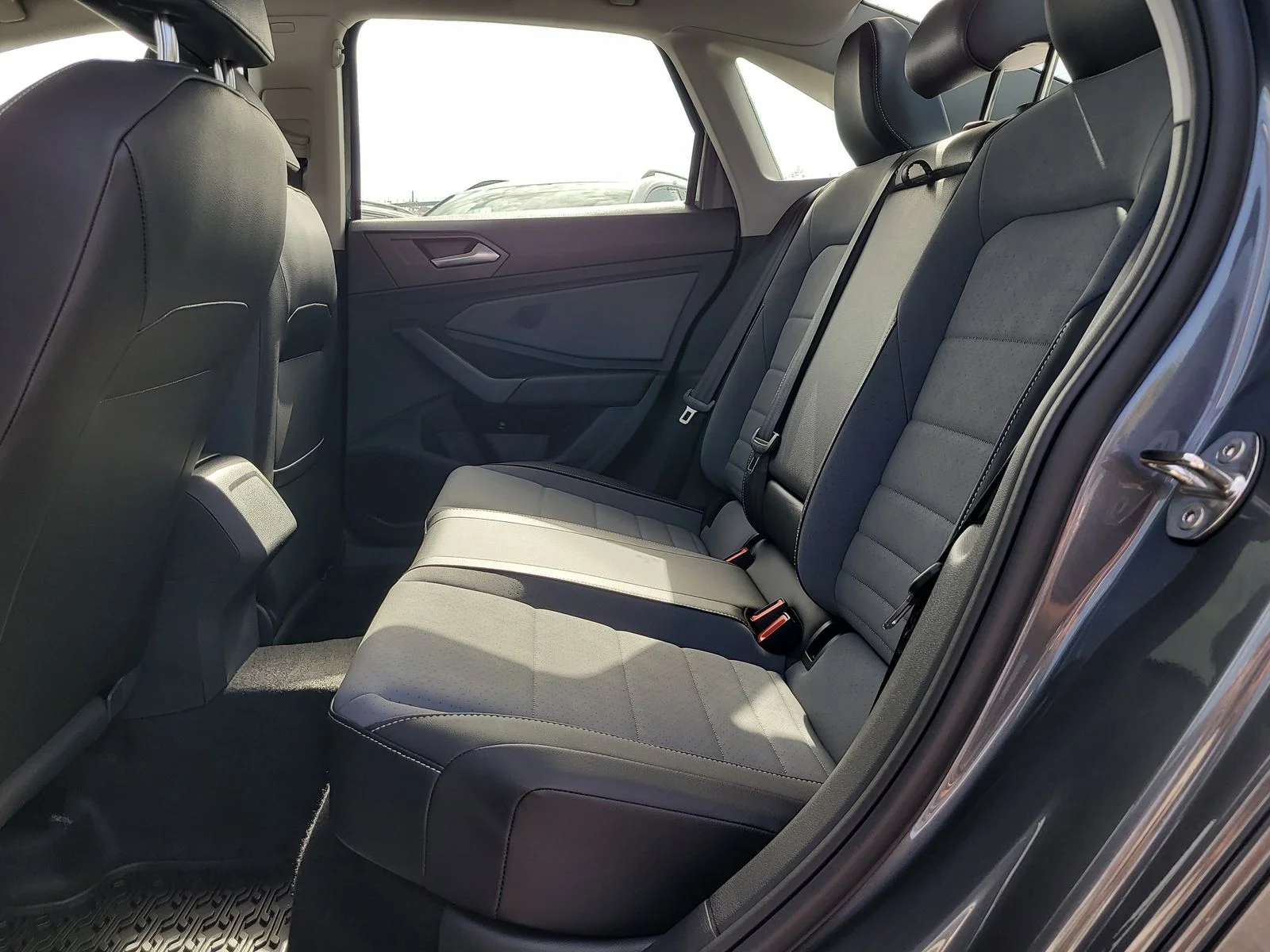 New 2026 Platinum Gray Metallic Volkswagen 1.5T SE image 12