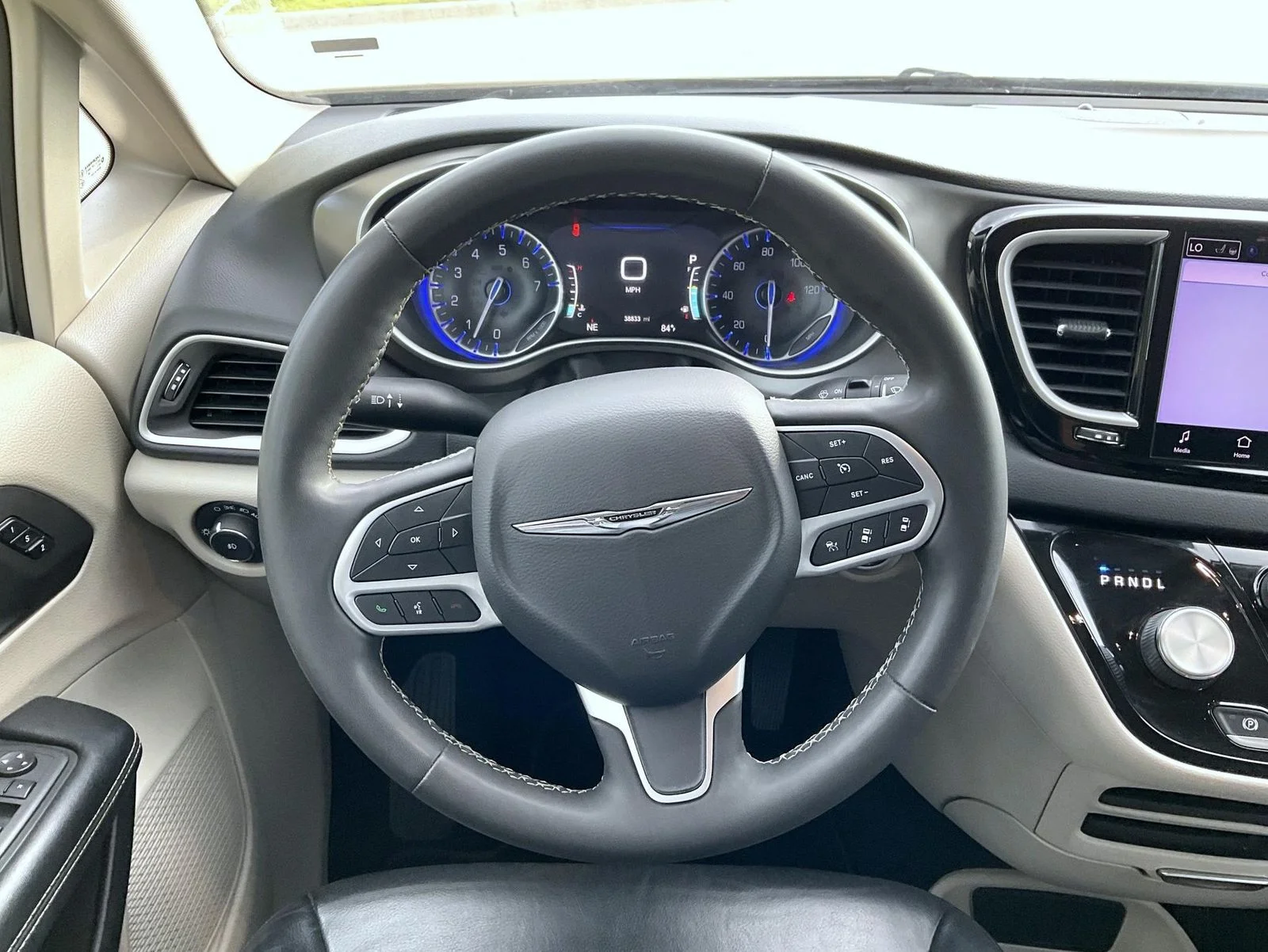 Used 2022 White Chrysler Touring L image 13