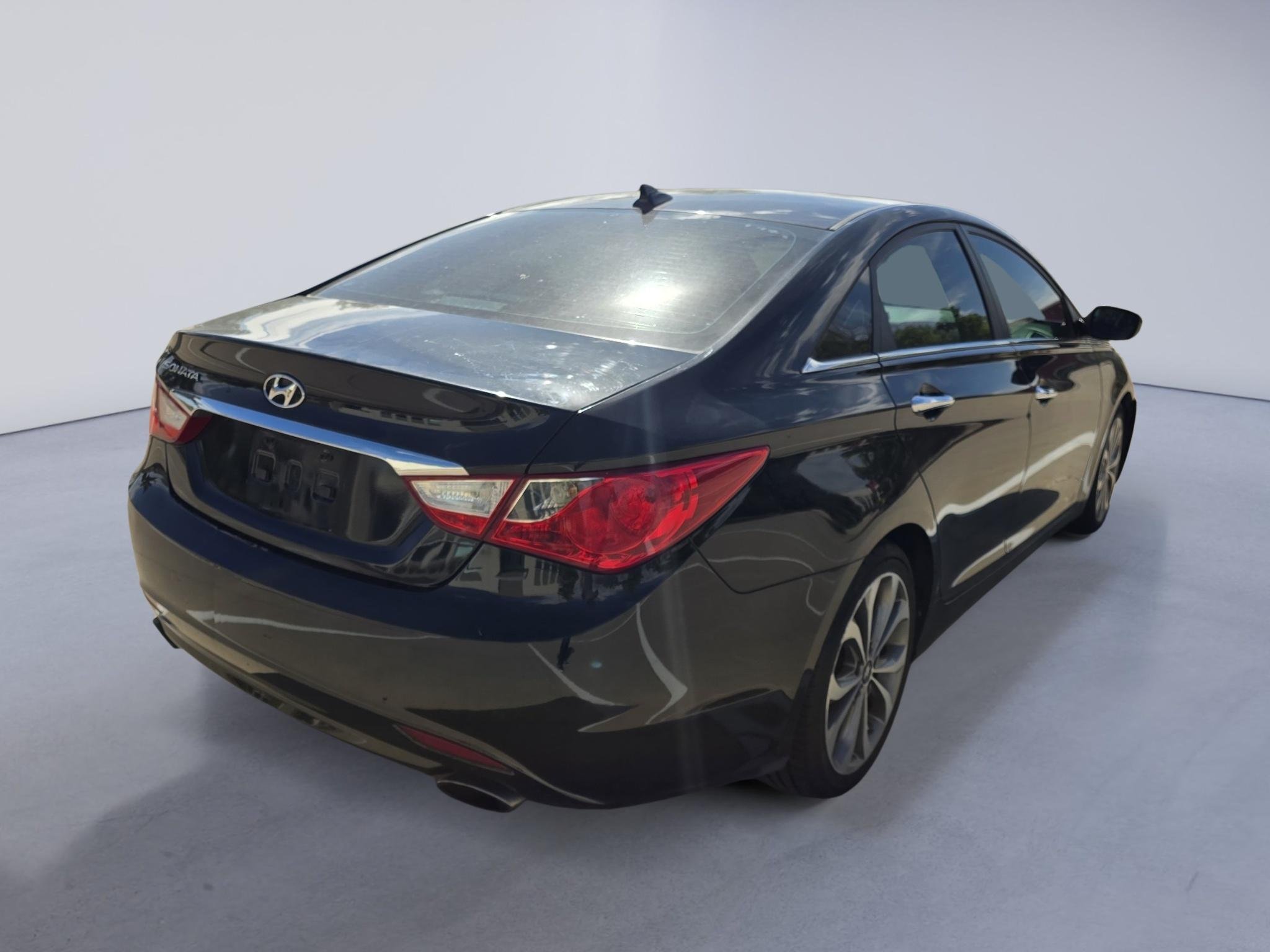 Used 2013 Midnight Black Mica Hyundai SE image 5