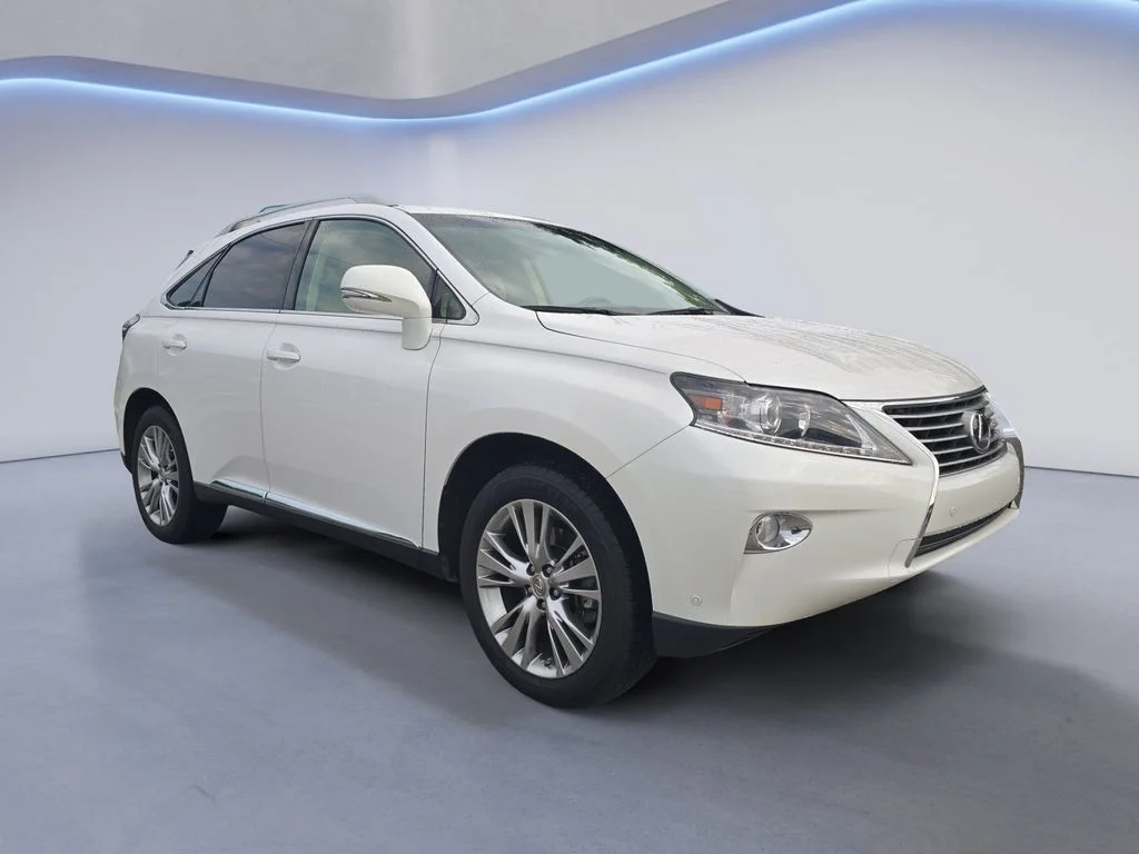 Used 2014 Starfire Pearl Lexus Base image 8