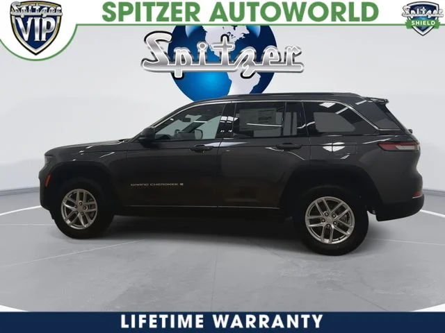 New 2026 Baltic Gray Metallic Clear-Coat Exterior Paint Jeep Laredo X image 7