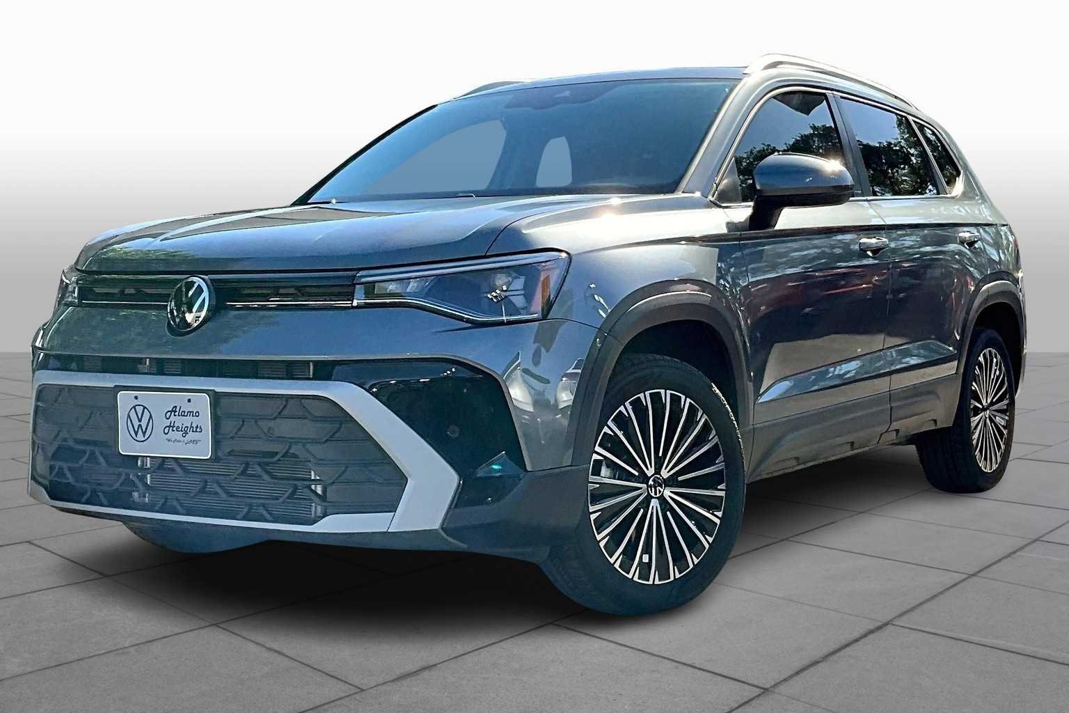 2025 Volkswagen Taos 1.5T SE's photo