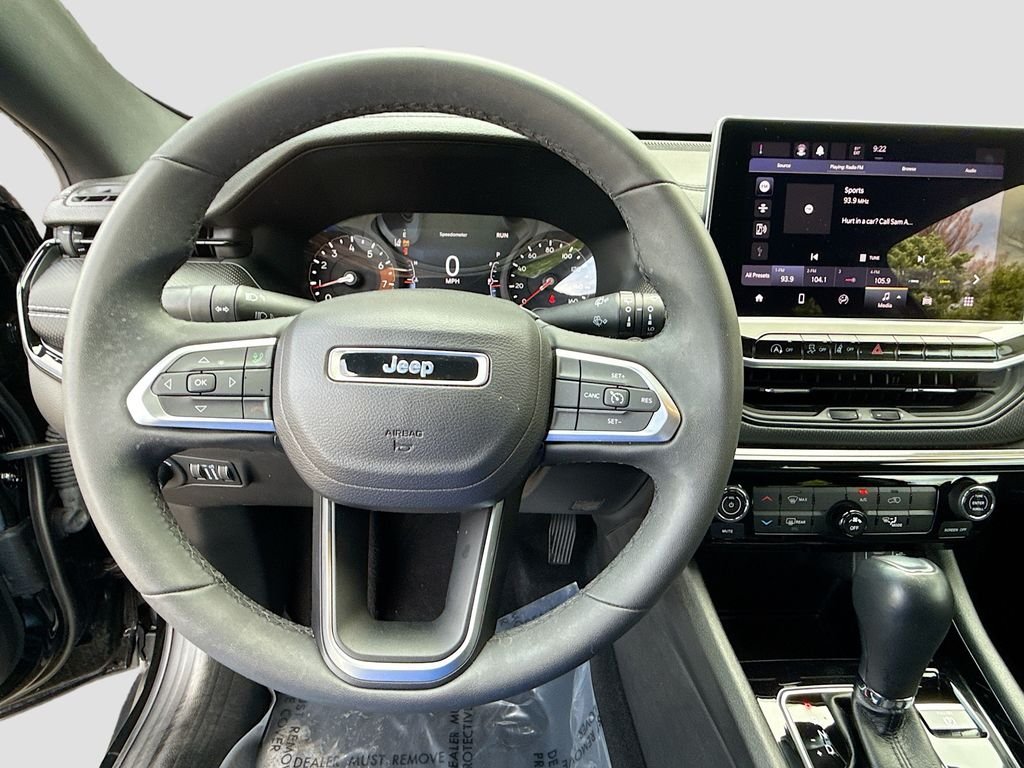 Certified Used 2022 Diamond Black Crystal Pearlcoat Jeep Altitude image 12