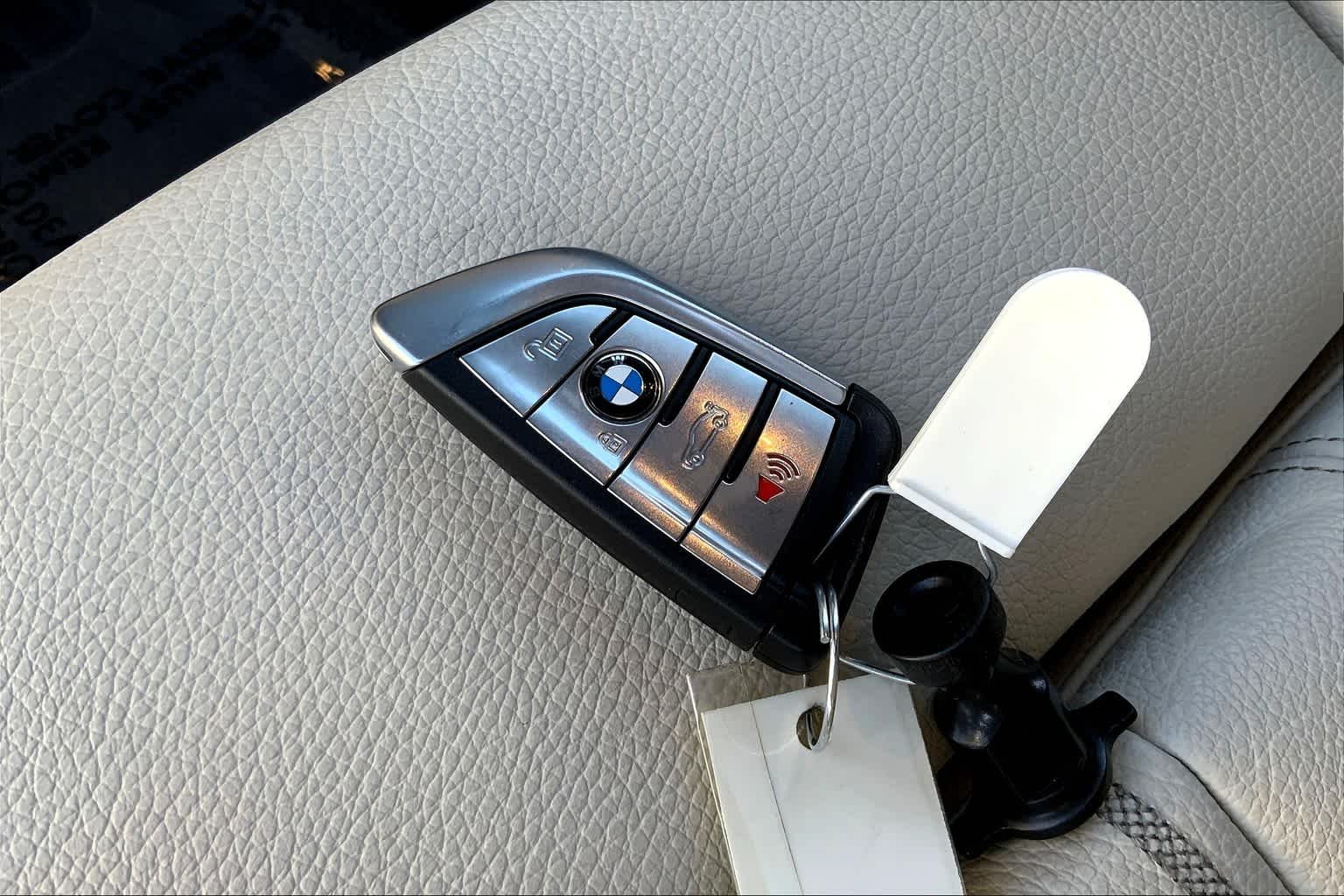 Used 2018 Glacier Silver Metallic BMW 530i image 14