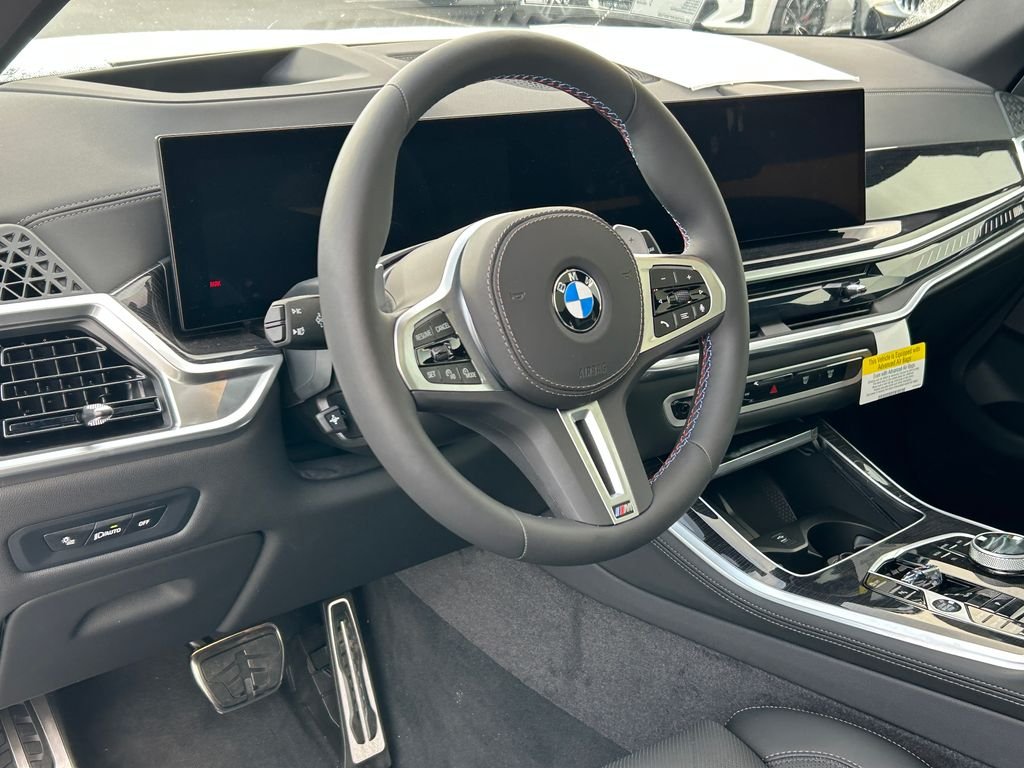 2026 BMW X5 M60i - Photo 13
