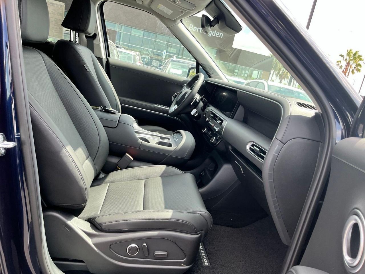New 2026  Hyundai Limited FWD image 23