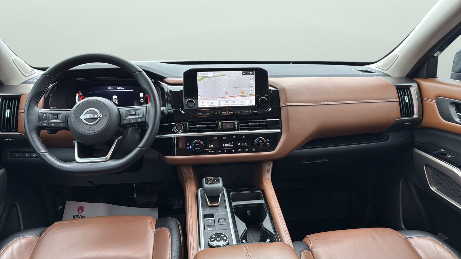 Used 2022 Black Nissan Platinum image 21