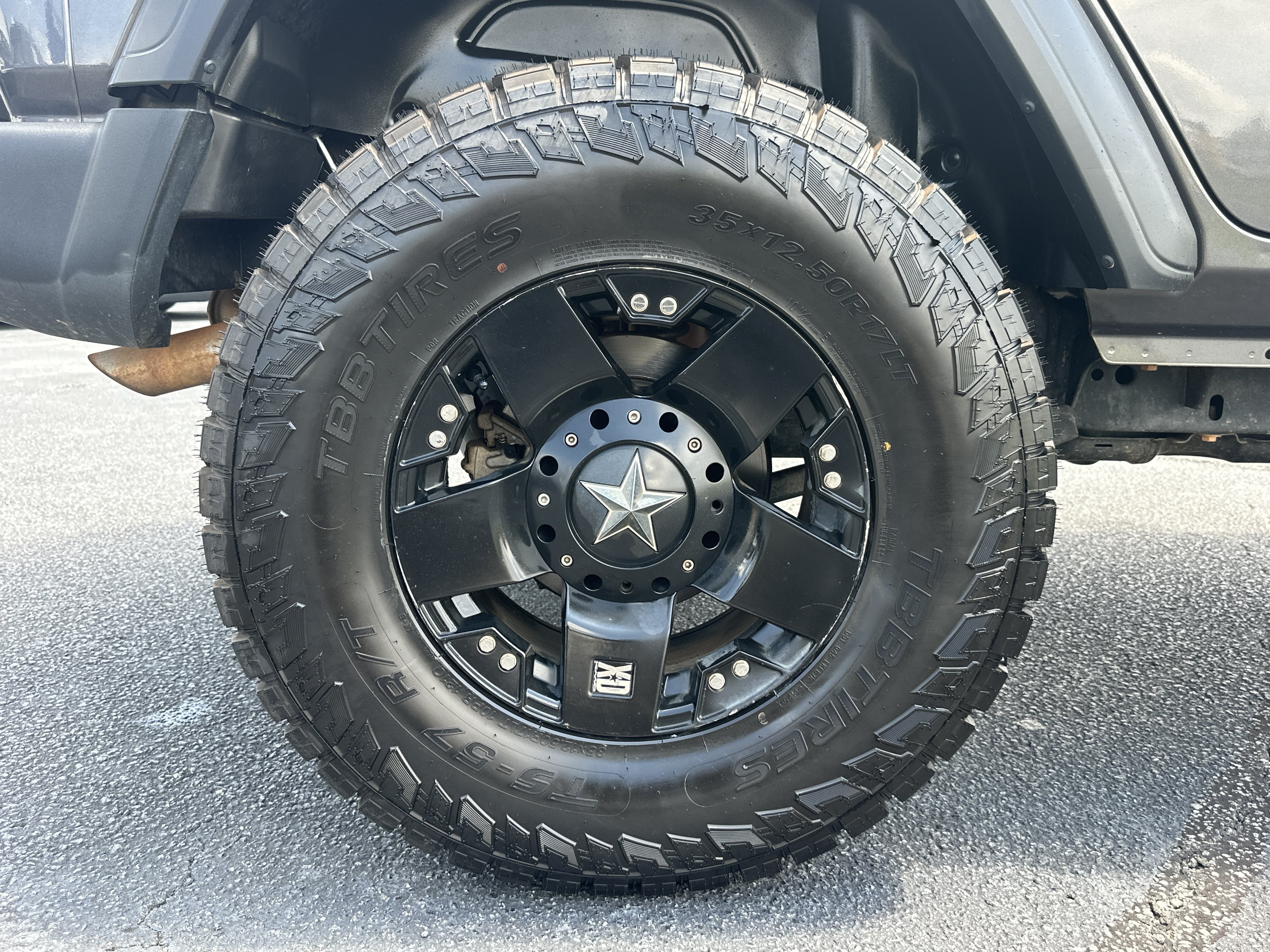Used 2020 Granite Crystal Metallic Clearcoat Jeep Sport S image 18