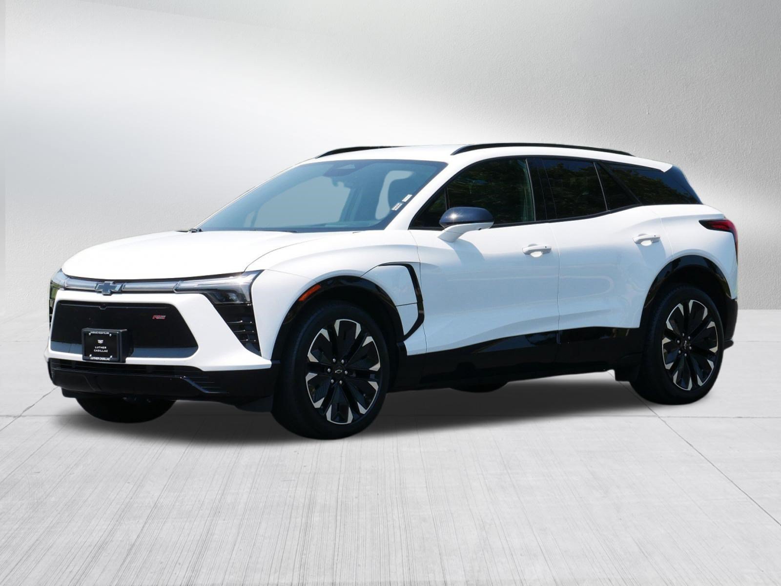 Used 2024 Chevrolet Blazer EV RS with VIN 3GNKDCRJ8RS260041 for sale in Vadnais Heights, MN