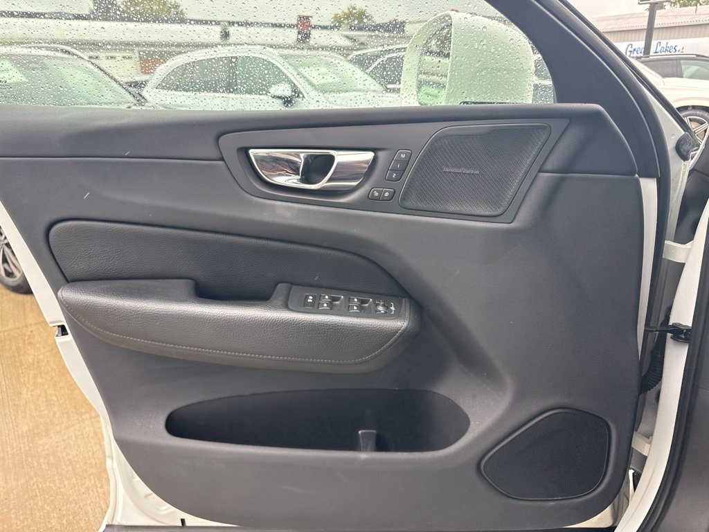 Used 2019  Volvo T5 Inscription image 15