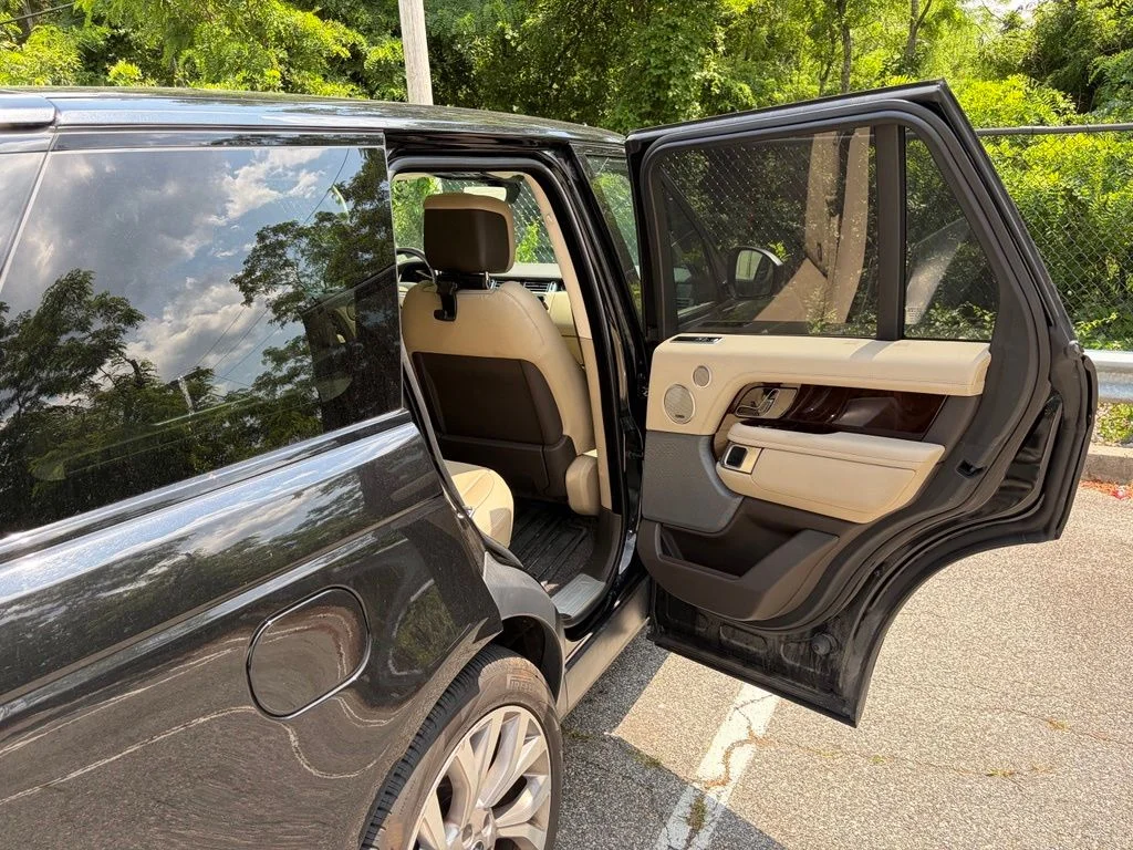 Used 2021 Black Land Rover Westminster image 16