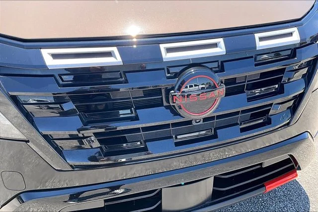 Used 2025 Beige/tan Nissan Rock Creek image 32