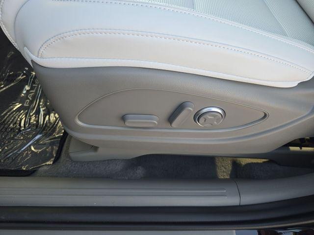 New 2026 Black Hyundai SEL Premium AWD image 12