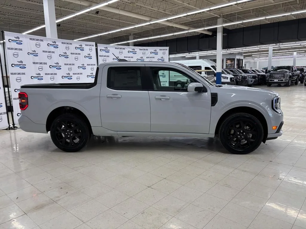 New 2026 Space White Metallic Ford Lobo™ image 5