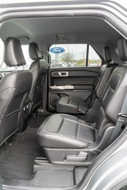 Used 2023 Silver Ford XLT image 11