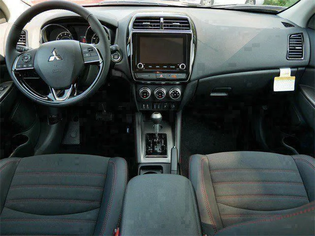 2025 Mitsubishi Outlander Sport SE - Photo 7