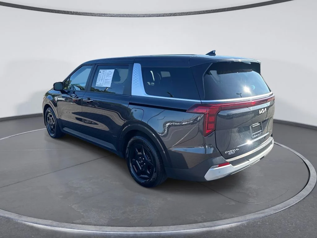 Used 2025 Gray Kia LXS image 5